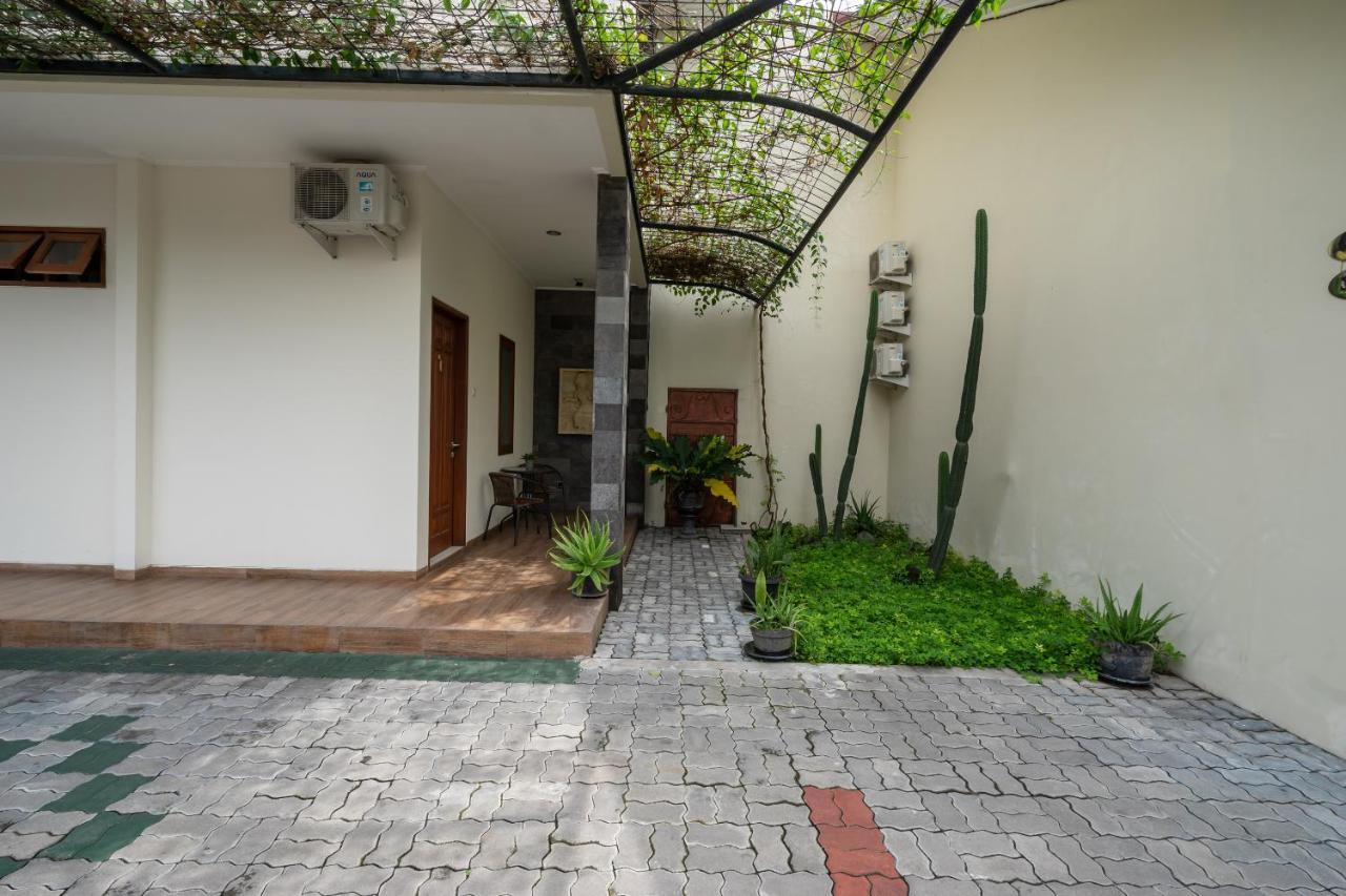 Oyo 2347 Griya Patran Hotel Ngabean Kültér fotó